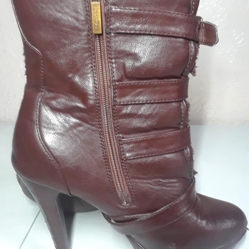 Heels - Picture 5 of 6